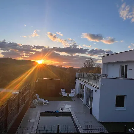 Villa Timur Vila *